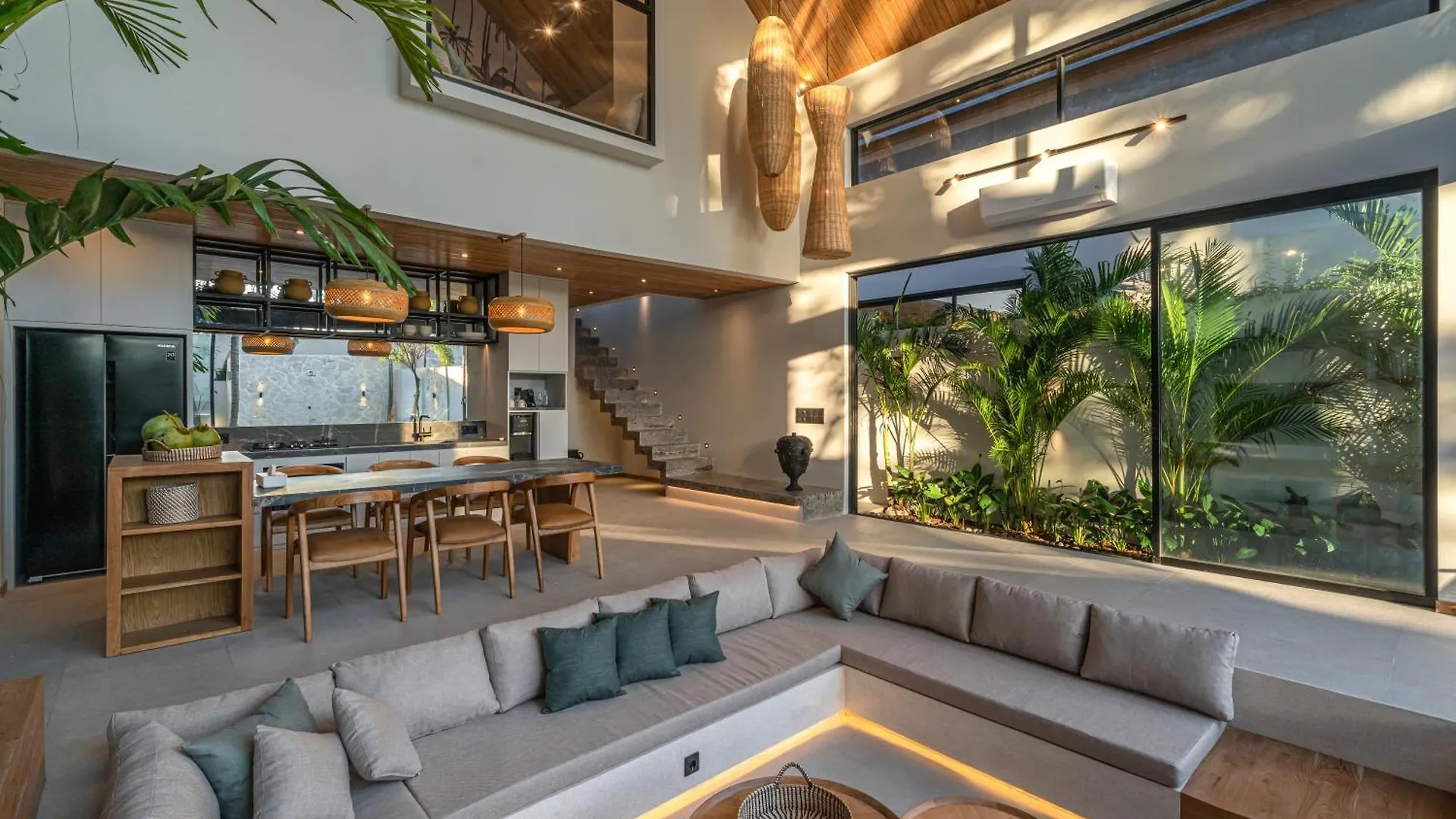Villa Bayu - Ultimate Luxurious Escape 3Br Close To The Beach Canggu  0*, Canggu (Bali)